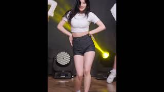 170530 프리스틴 시연 직캠 - 위우 PRISTIN Xiyeon fancam - WEE WOO - 걸그룹 직캠 | 아카이브 갤러리 - 이미지 1