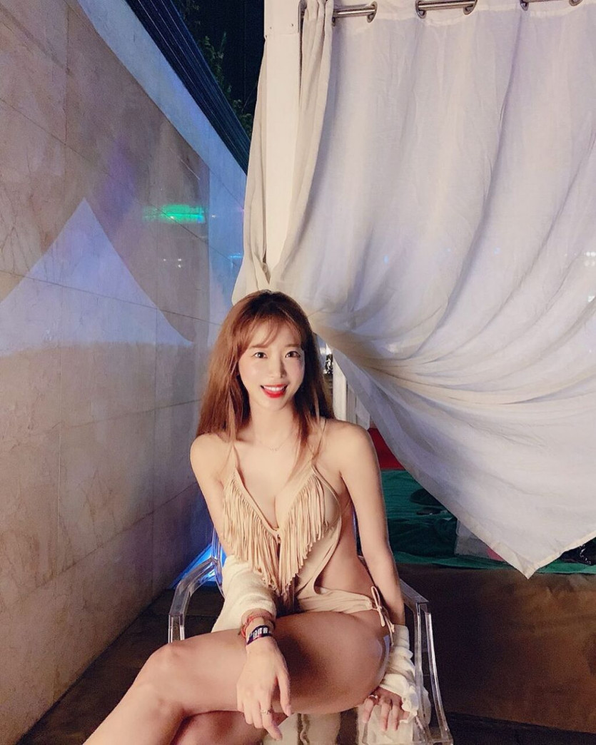김한나 치어리더 비키니 - 걸그룹 직캠 | 아카이브 갤러리 - 이미지 1