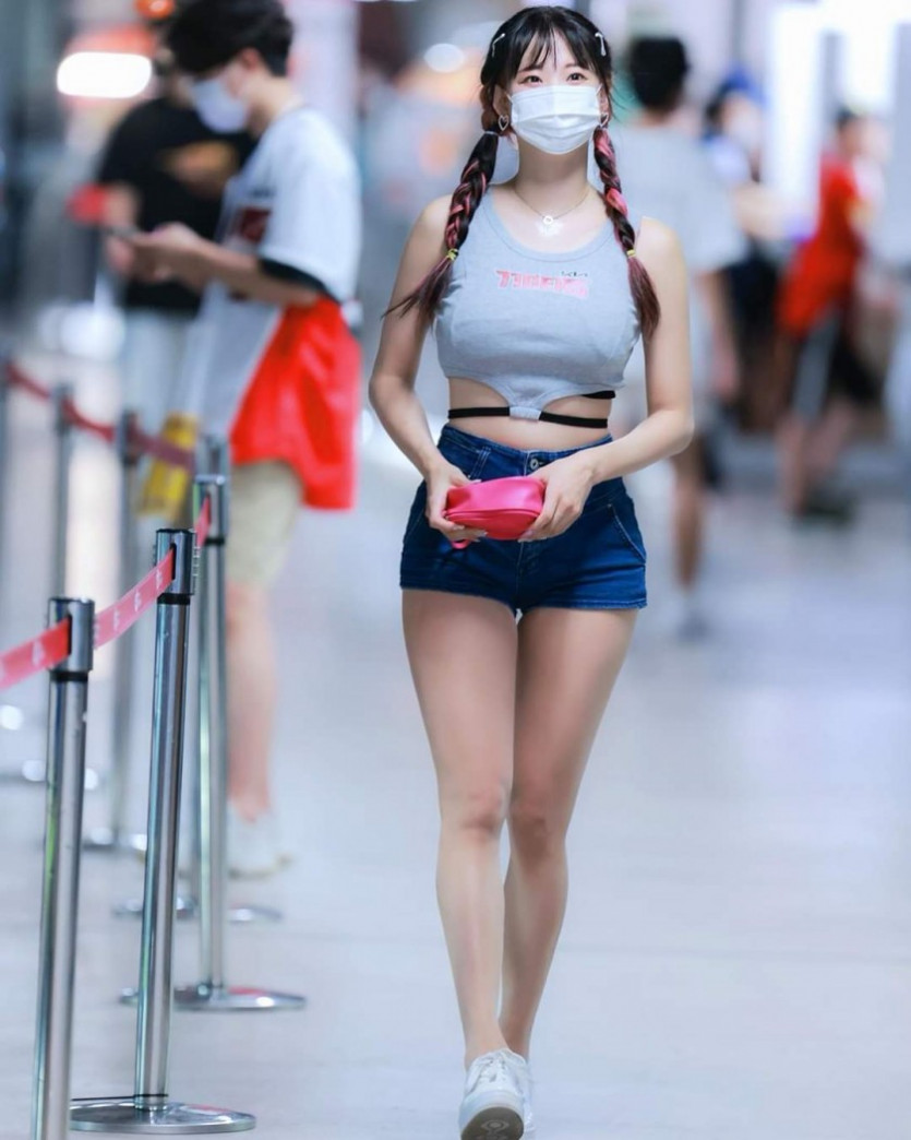 산타걸 치어리더 김한나 - 걸그룹 직캠 | 아카이브 갤러리 - 이미지 1