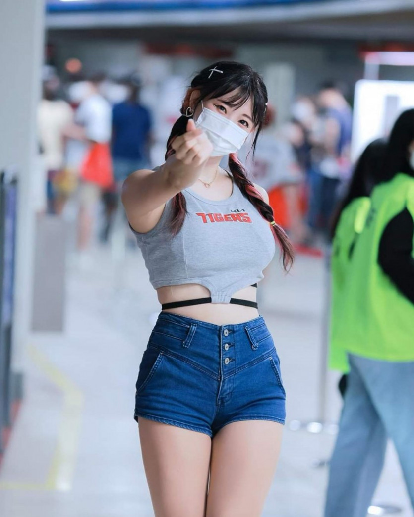 산타걸 치어리더 김한나 - 걸그룹 직캠 | 아카이브 갤러리 - 이미지 2