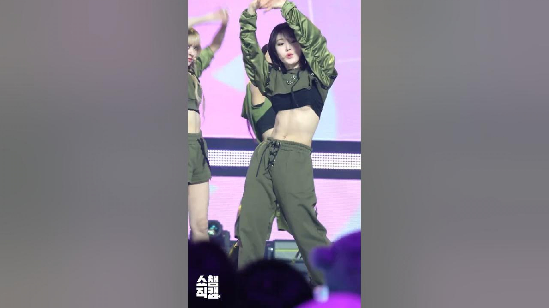 언더붑 엔믹스 해원 움짤 - 걸그룹 갤러리 언더붑 엔믹스 해원 움짤 - 걸그룹 갤러리