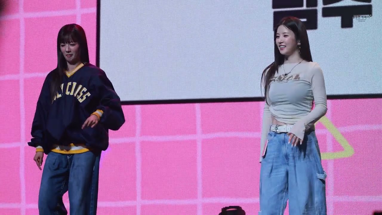 [4K 60P] 241005 에이핑크(Apink) 초봄(CHOBOM) 팬미팅 [TOUR MATCH♥ IN SEOUL] 존나커 - 걸그룹 직캠 | 아카이브 갤러리