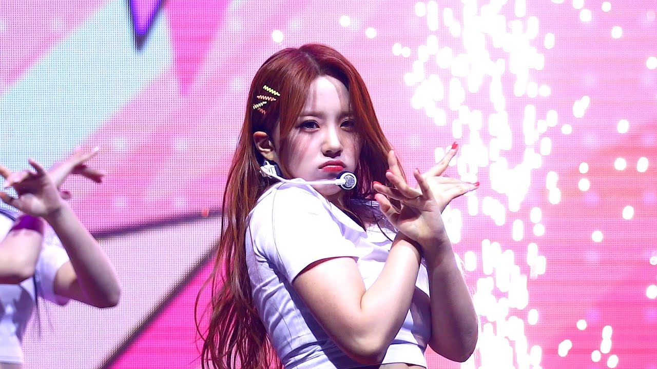230329 첫사랑 유나 CSR YUNA - 열여덟 (Signal) 직캠 - 걸그룹 직캠 | 아카이브 갤러리