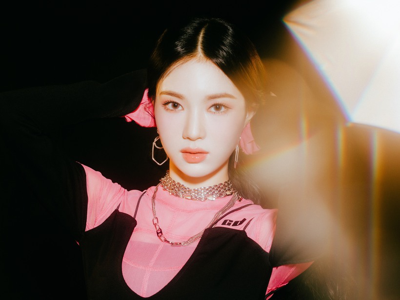 스테이씨(STAYC) 1번째 싱글앨범 'Star To A Young Culture' 티저 이미지 고화질 7장 - 걸그룹 갤러리