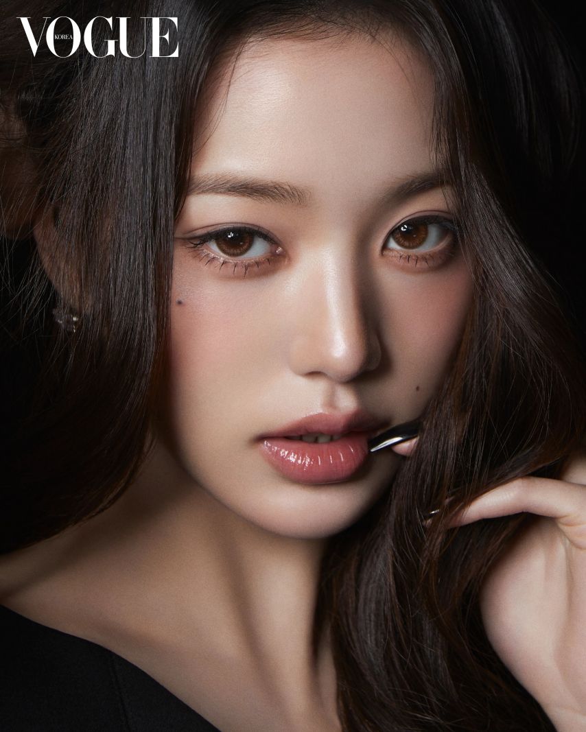 장원영 보그 화보 - 걸그룹 갤러리