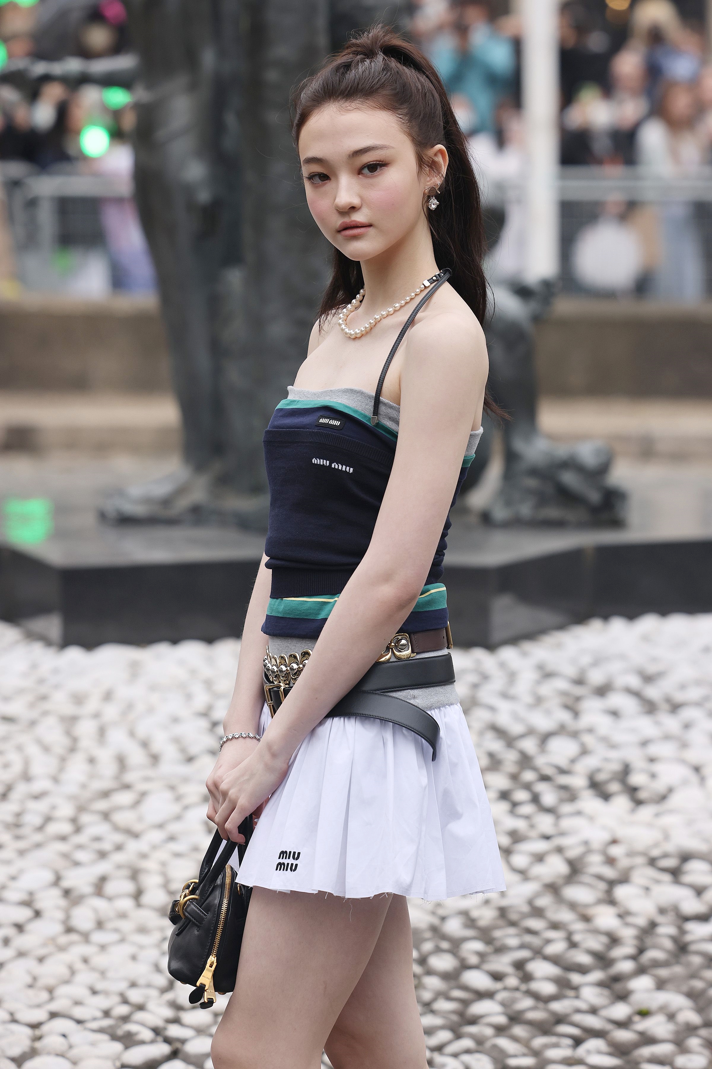 MEOVV(미야오) 엘라(ELLA) 파리 패션위크 미우미우 25FW 컬렉션 패션쇼 고화질 - 걸그룹 갤러리