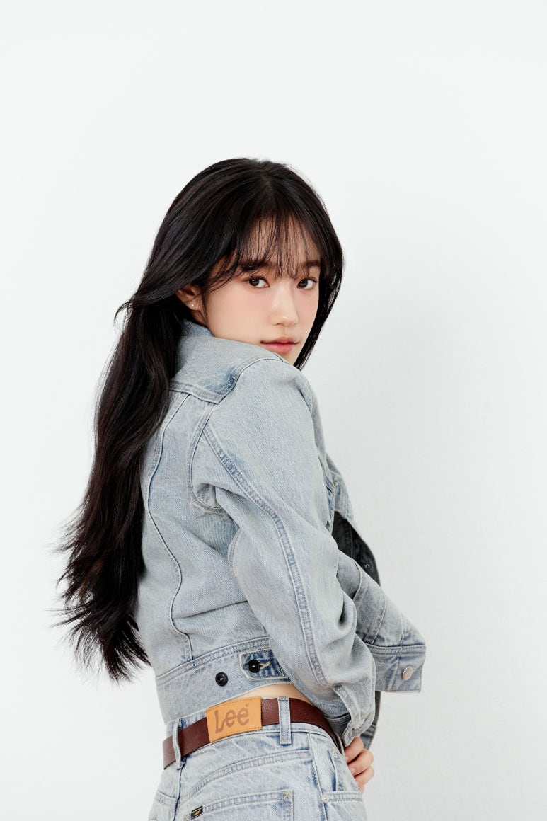 노윤서(Roh Yoon-seo) 리(Lee) 25 SPRING 컬렉션 화보-2 고화질 - 걸그룹 갤러리