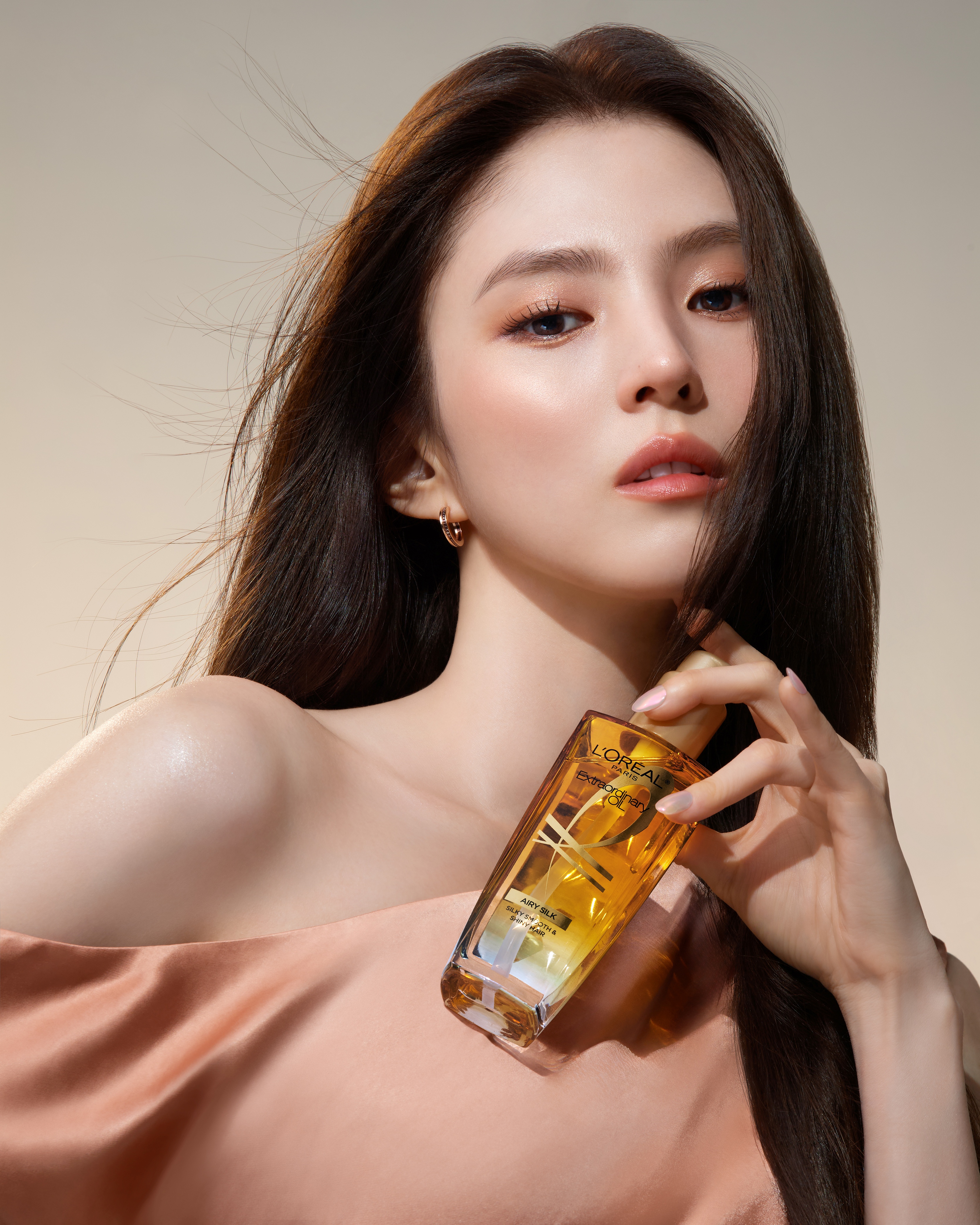 한소희(Han So-hee) 로레알 파리 헤어 케어 제품 화보 고화질 - 걸그룹 갤러리