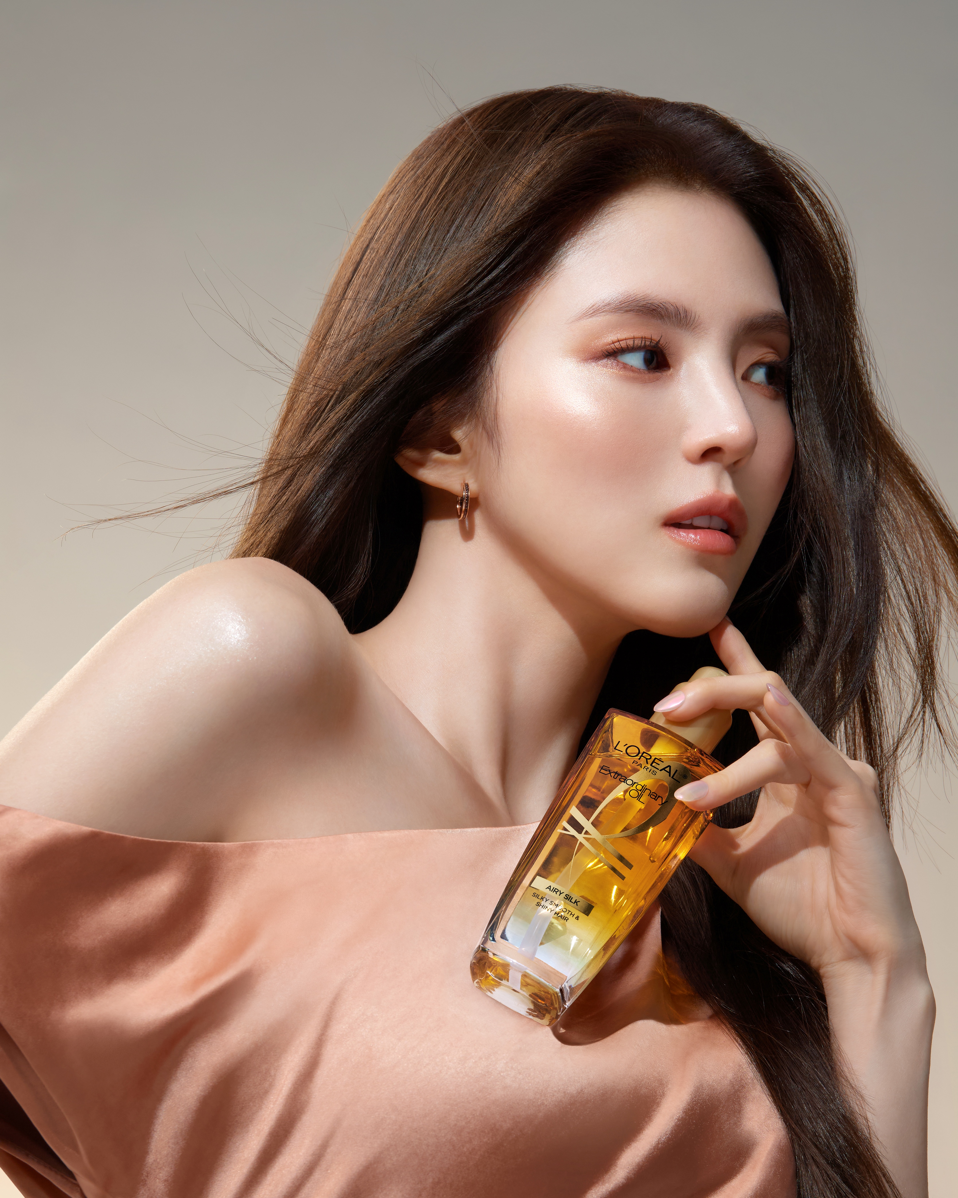 한소희(Han So-hee) 로레알 파리 헤어 케어 제품 화보 고화질 - 걸그룹 갤러리