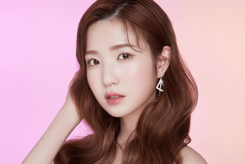 아이즈원(IZONE) 장원영 조유리 나코 최예나 히토미 안유진 미슈 블루밍 'IRIS GLOW' 컬렉션 고화질 화보 7장 - 걸그룹 갤러리
