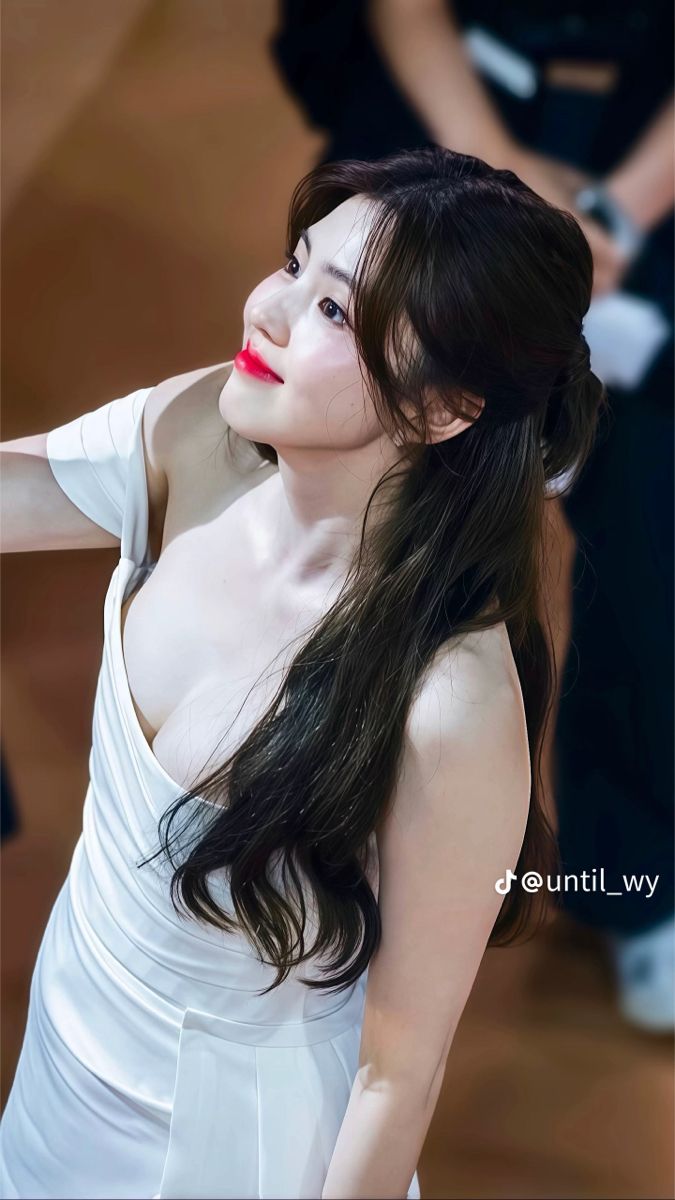 한소희 화보 - 걸그룹 갤러리 한소희 화보 - 걸그룹 갤러리