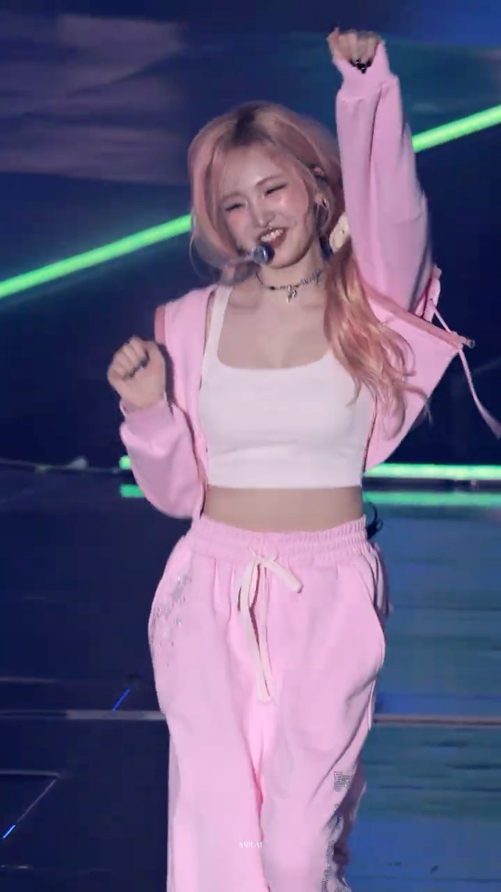 #아이브 #리즈 Rock U 챌린지 직캠 (#IVE #LIZ FanCam) 250406 - 걸그룹 직캠 | 아카이브 갤러리