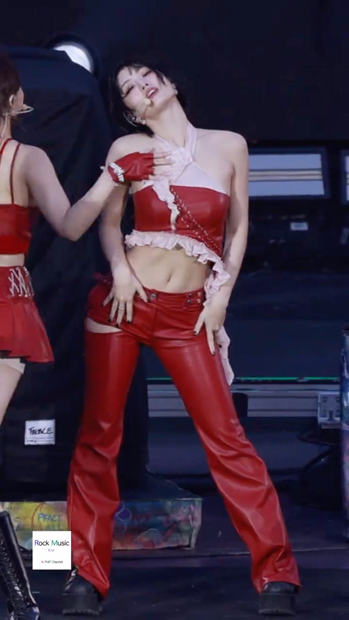 트와이스 모모 'Strategy' (Twice MOMO FanCam) 4K 세로직캠 #モモ #平ひら井いもも - 걸그룹 직캠 | 아카이브 갤러리 트와이스 모모 'Strategy' (Twice MOMO FanCam) 4K 세로직캠 #モモ #平ひら井いもも - 걸그룹 직캠 | 아카이브 갤러리