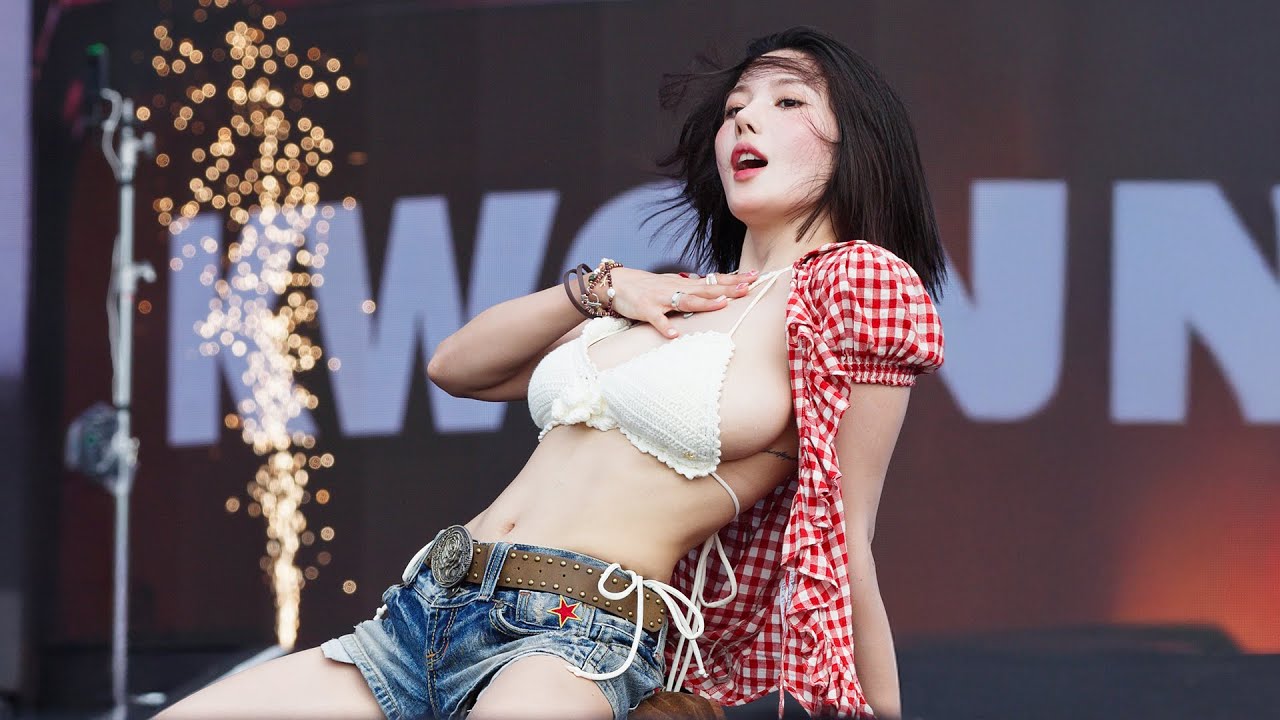 250706 권은비 KWONEUNBI 'Crazy in Love' 4K 60P 직캠 @워터밤 by DaftTaengk - 걸그룹 직캠 | 아카이브 갤러리 250706 권은비 KWONEUNBI 'Crazy in Love' 4K 60P 직캠 @워터밤 by DaftTaengk - 걸그룹 직캠 | 아카이브 갤러리