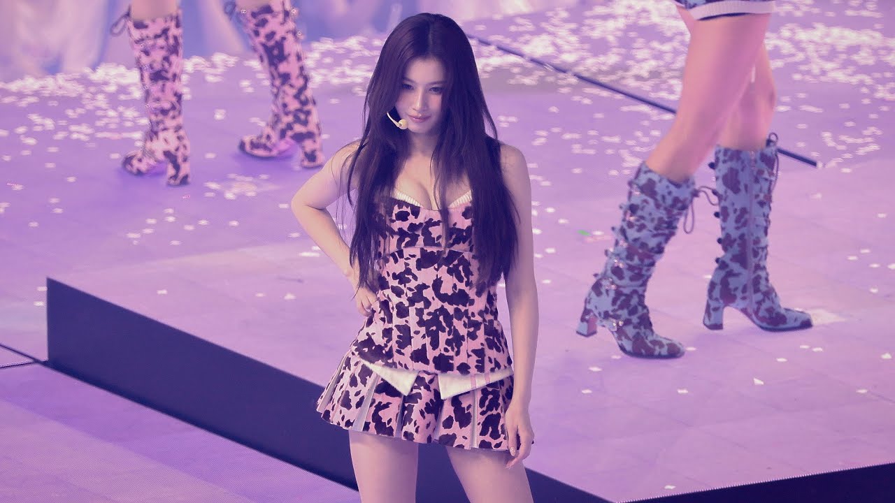 [4K] 250719 트와이스 사나 'FANCY' 직캠 (TWICE SANA FanCam) - 걸그룹 직캠 | 아카이브 갤러리