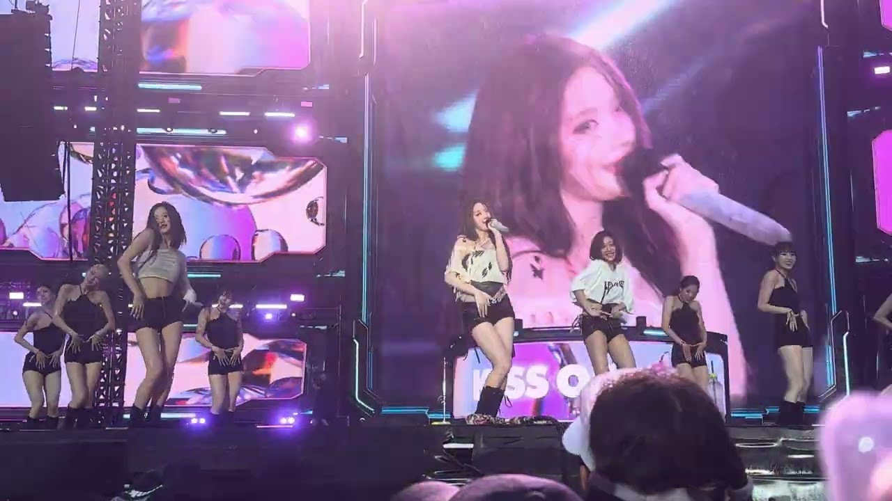 250706 Kiss of life - Sticky @ waterbomb in seoul - 걸그룹 직캠 | 아카이브 갤러리