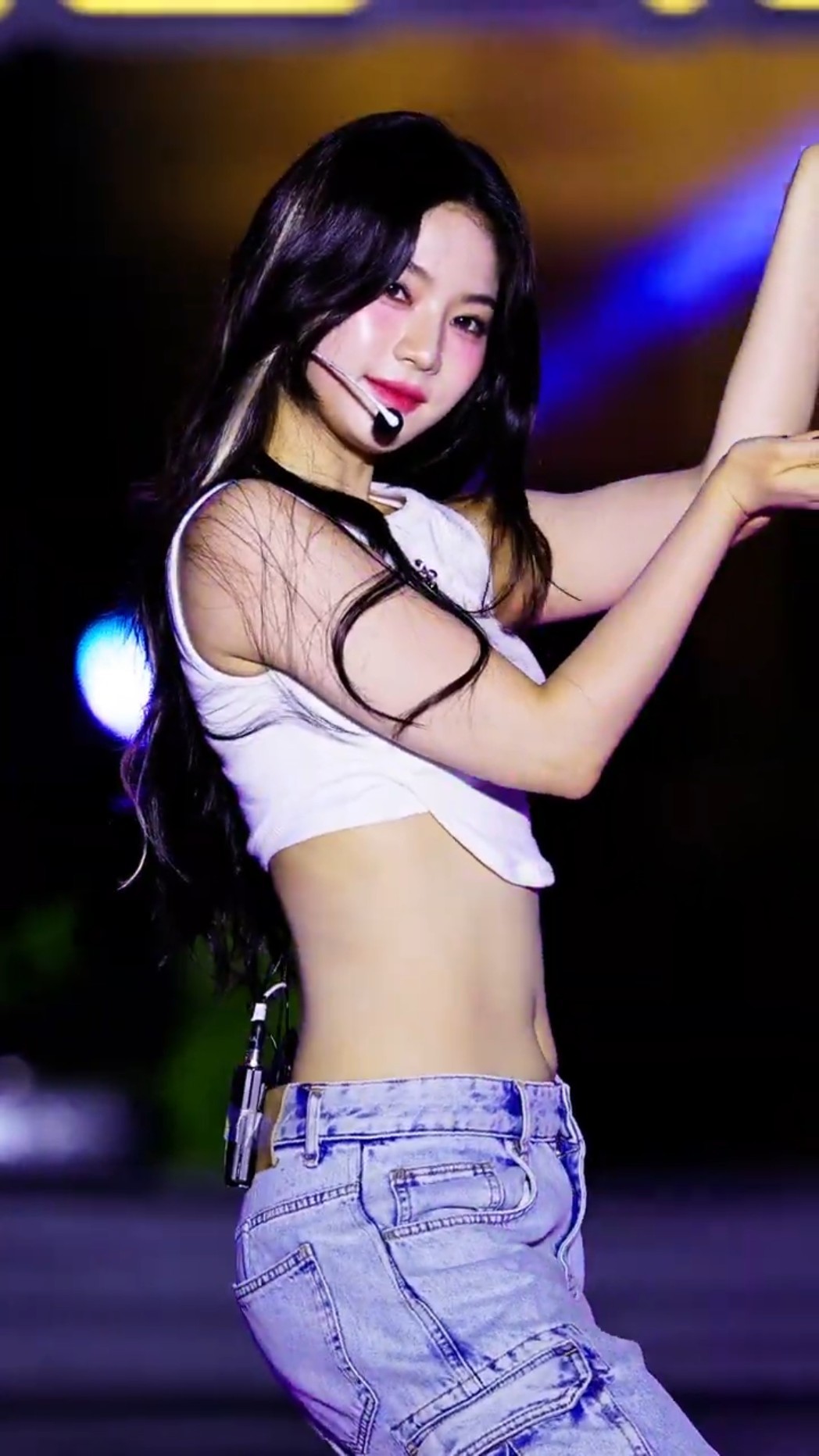 그녀의 허리라인은 10점 만점에 10점 #아이사 #ISA #스테이씨 #STAYC - 걸그룹 직캠 | 아카이브 갤러리