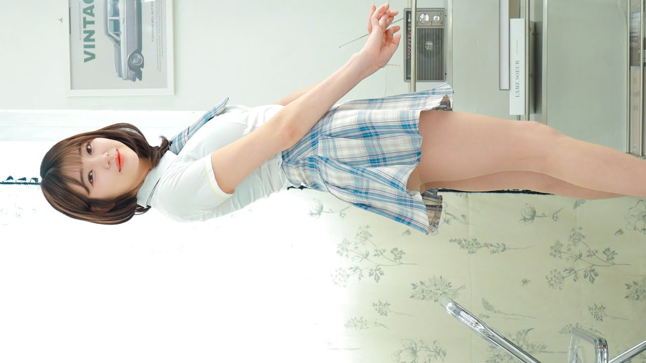 청순미 넘치는 교복 여신… 새하💙 | Plaid Skirt &amp; White Top | Sae Ha - 모델·치어리더 갤러리