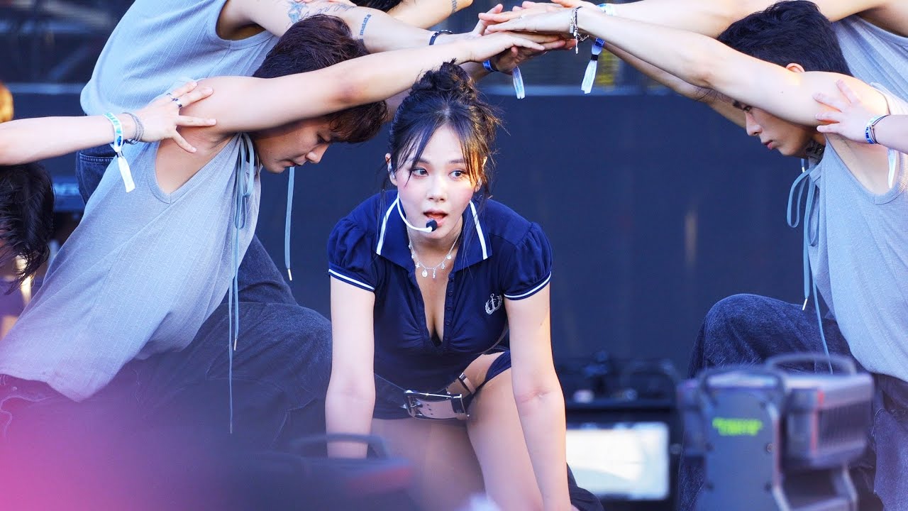 250815 비비 BIBI 몸 Meat @원유니버스 페스티발 OUF 2025 4K 직캠 by MIXX - 걸그룹 직캠 | 아카이브 갤러리