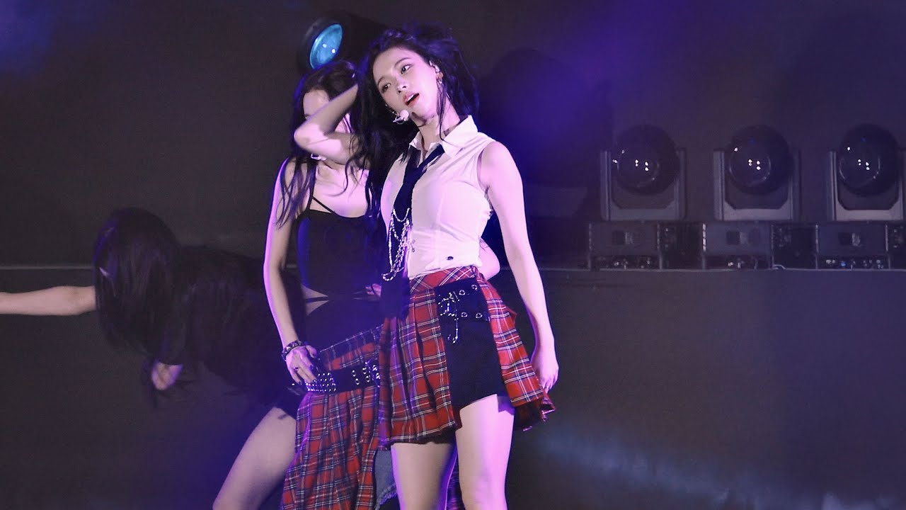 [4K] 250921 에스파 카리나 Supernova 직캠 (aespa KARINA FanCam) - 걸그룹 직캠 | 아카이브 갤러리