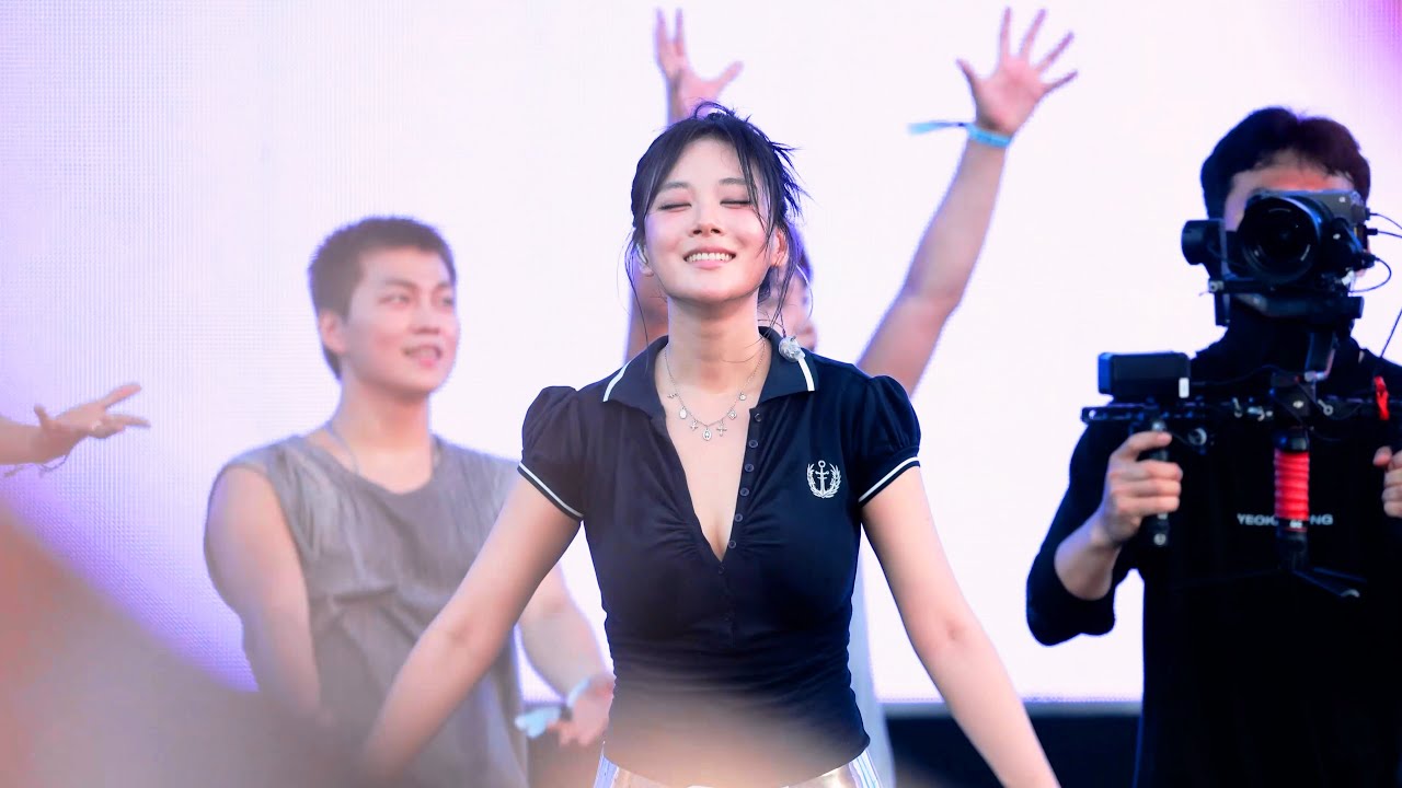 250815 비비(BIBI) - 범파(Bumpa) 직캠 Fancam @ One Universe Festival 2025 - 걸그룹 직캠 | 아카이브 갤러리 250815 비비(BIBI) - 범파(Bumpa) 직캠 Fancam @ One Universe Festival 2025 - 걸그룹 직캠 | 아카이브 갤러리