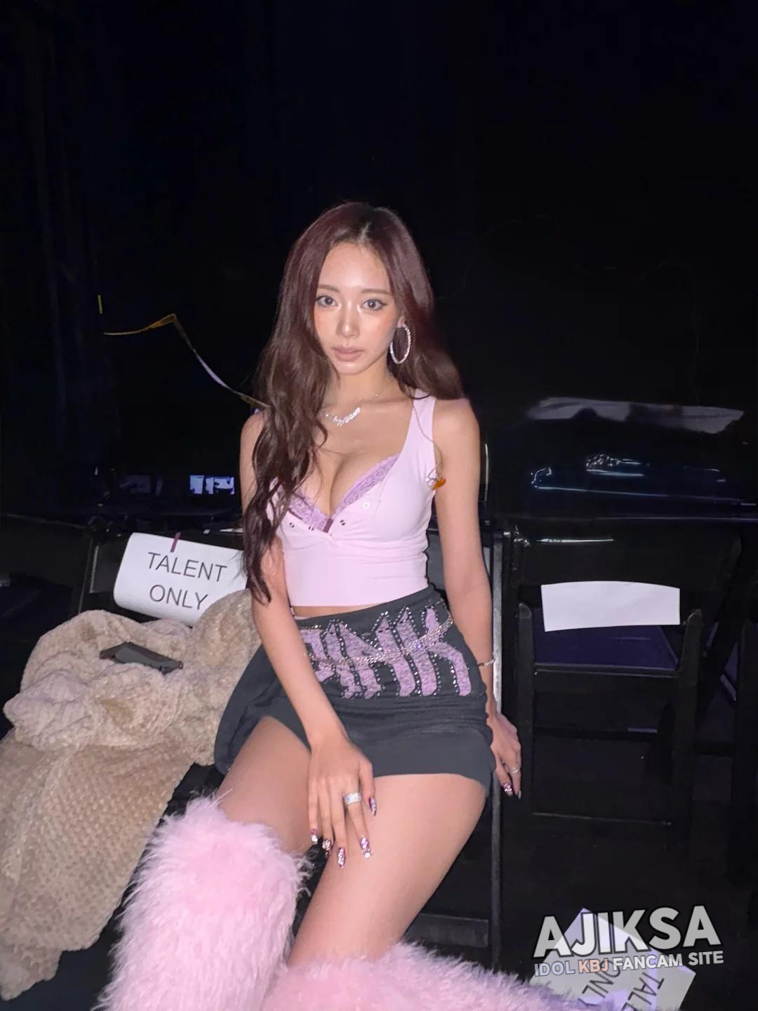 쯔위 빅토리아 시크릿 TWICE at Victoria's Secret Fashion Show 2025 - 걸그룹 갤러리 쯔위 빅토리아 시크릿 TWICE at Victoria's Secret Fashion Show 2025 - 걸그룹 갤러리