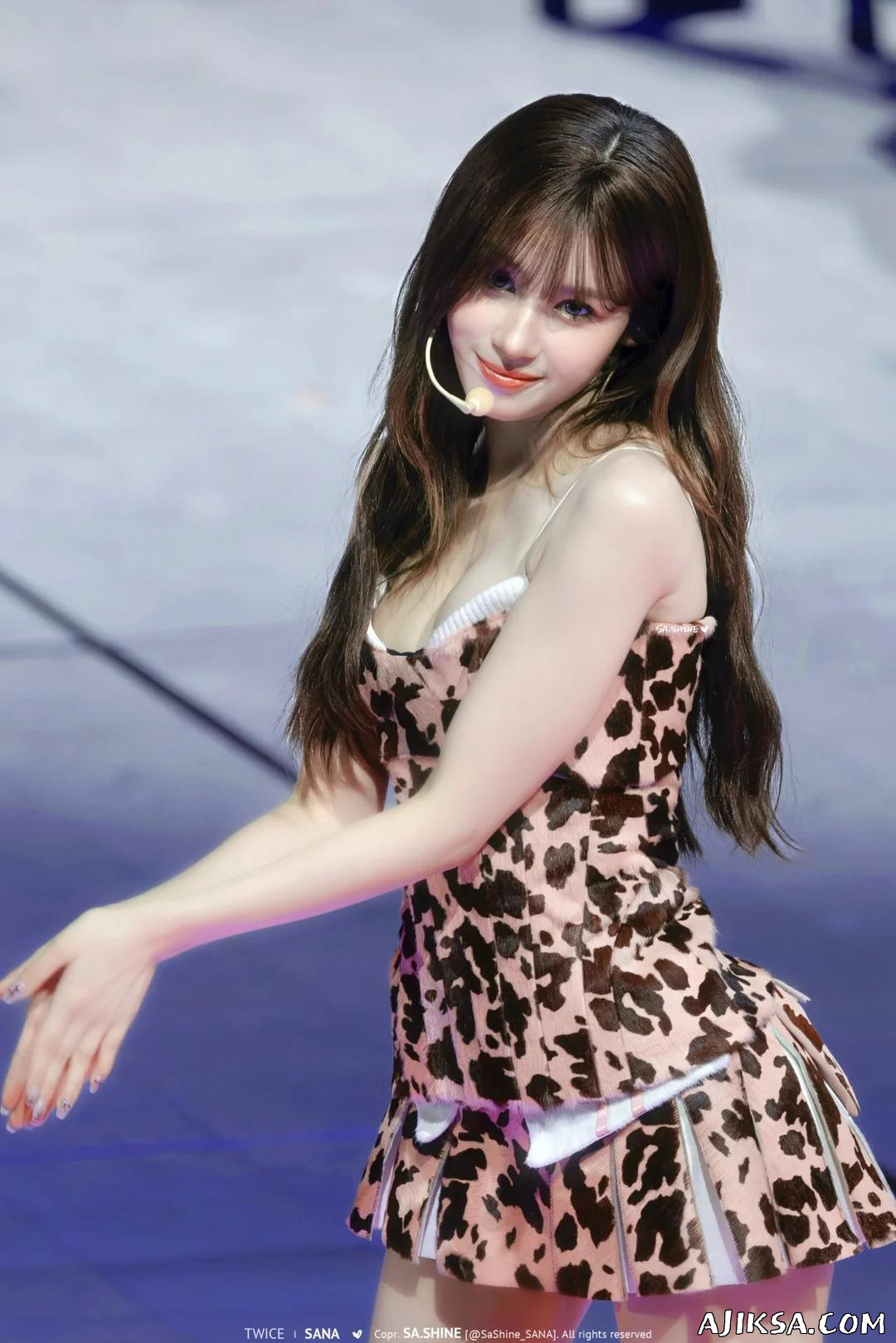 251109 Sana looking absolutely stunning - 걸그룹 갤러리