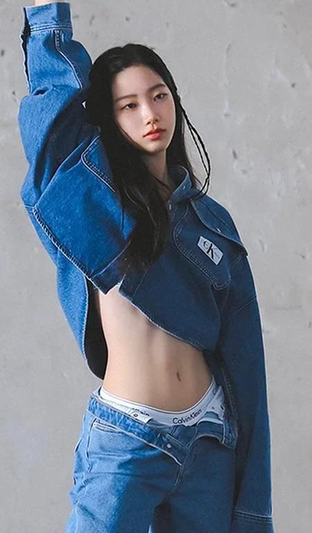 LE SSERAFIM - Kazuha Abs - 걸그룹 갤러리 LE SSERAFIM - Kazuha Abs - 걸그룹 갤러리