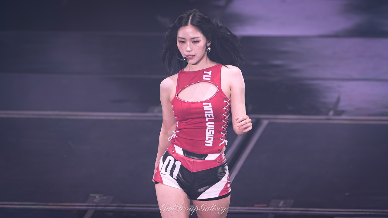 260214 ITZY 류진 Walk 직캠 4K60p - 걸그룹 직캠 | 아카이브 갤러리
