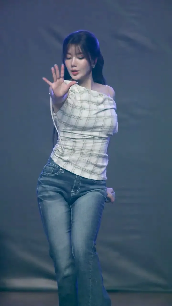 숨길 수 없는 은비의 매력 #권은비 - 걸그룹 직캠 | 아카이브 갤러리