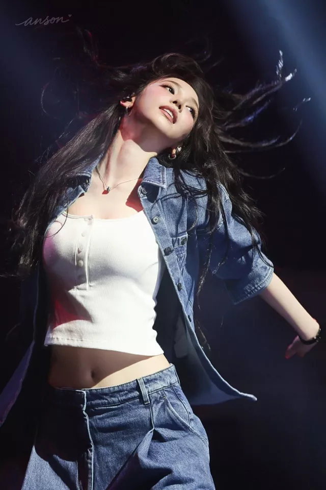어제자 카리나 - 걸그룹 갤러리 어제자 카리나 - 걸그룹 갤러리