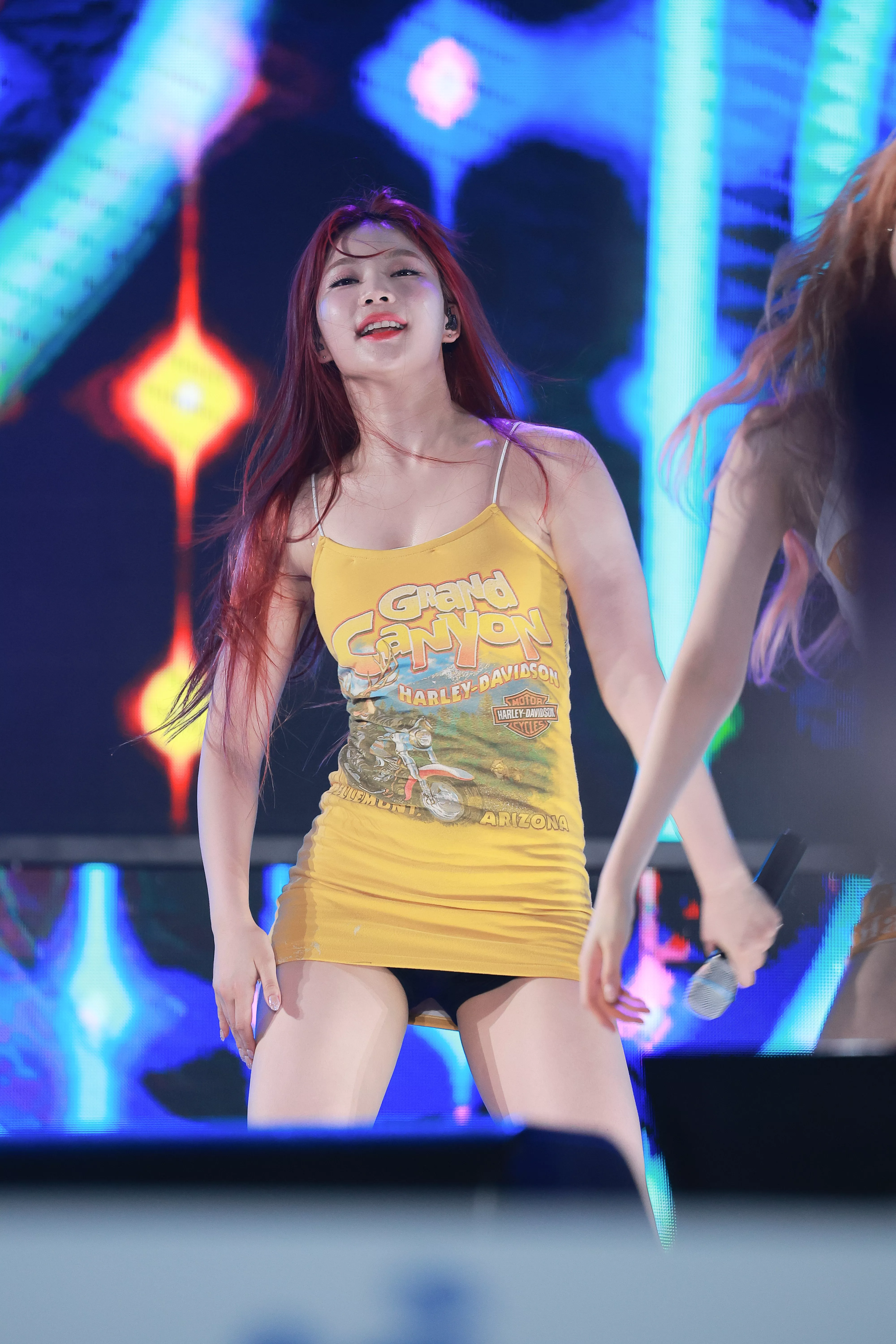 노란 아이사 - 걸그룹 갤러리 노란 아이사 - 걸그룹 갤러리