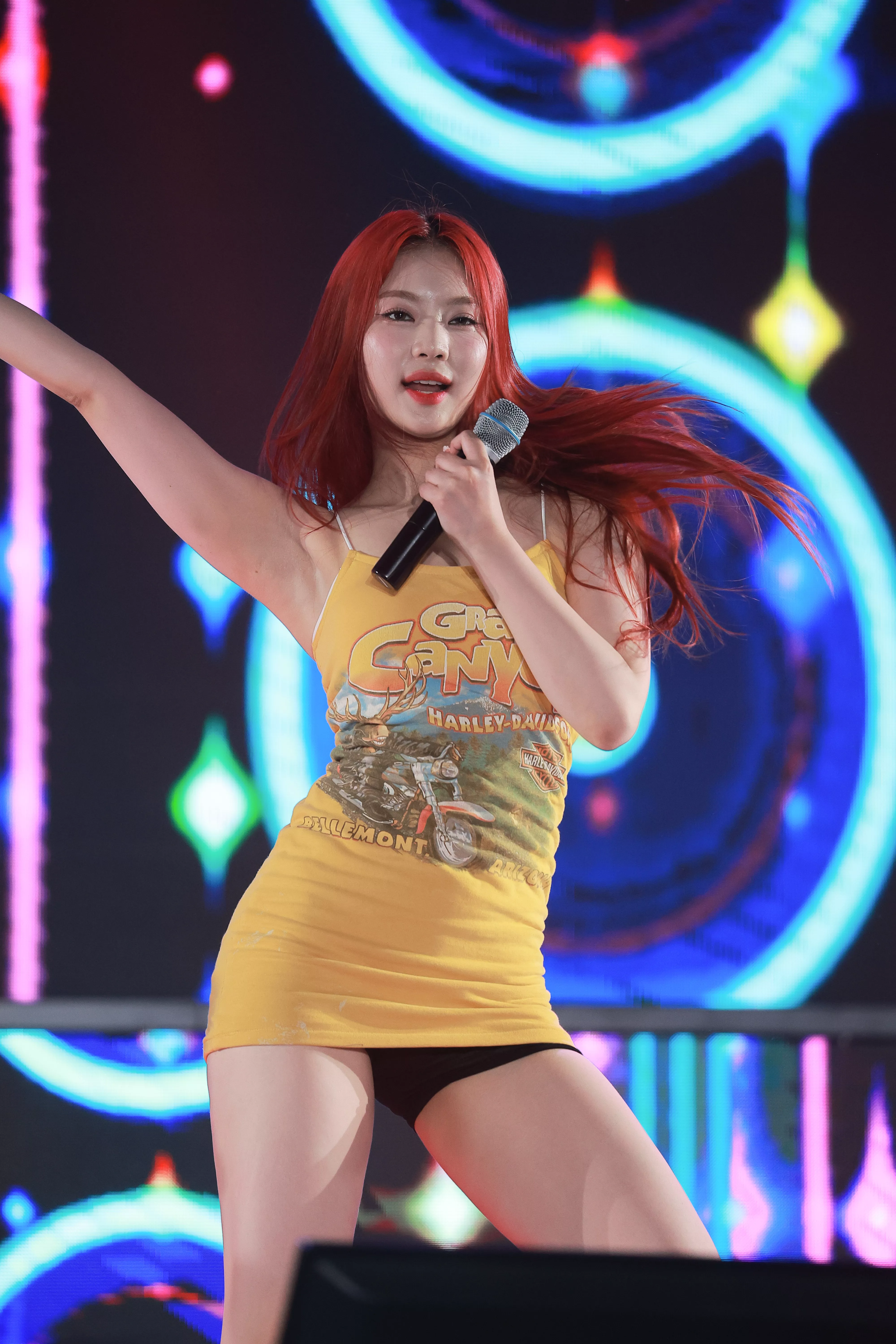 노란 아이사 - 걸그룹 갤러리 노란 아이사 - 걸그룹 갤러리