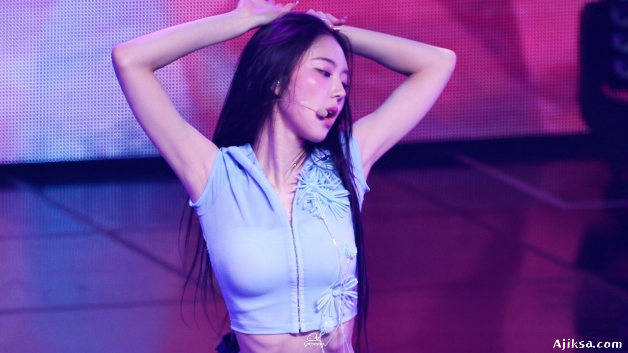 [4K 60P] 20260516 키키(KiiIkiii) 이솔 "GROUNDWORK+4 Walls" @2026 KiiiKiii FAN CONCERT - 걸그룹 직캠 | 아카이브 갤러리