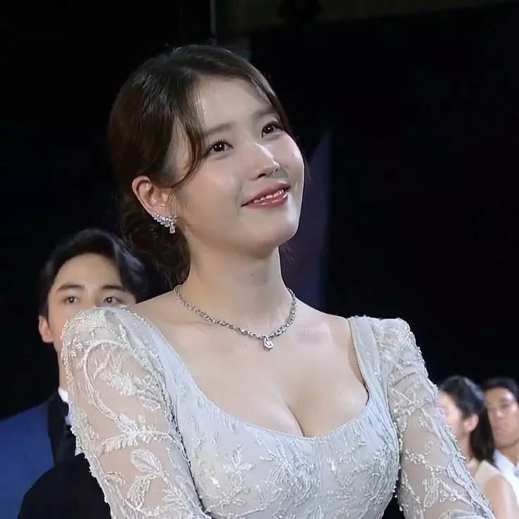 아이유 이지은 - 걸그룹 갤러리