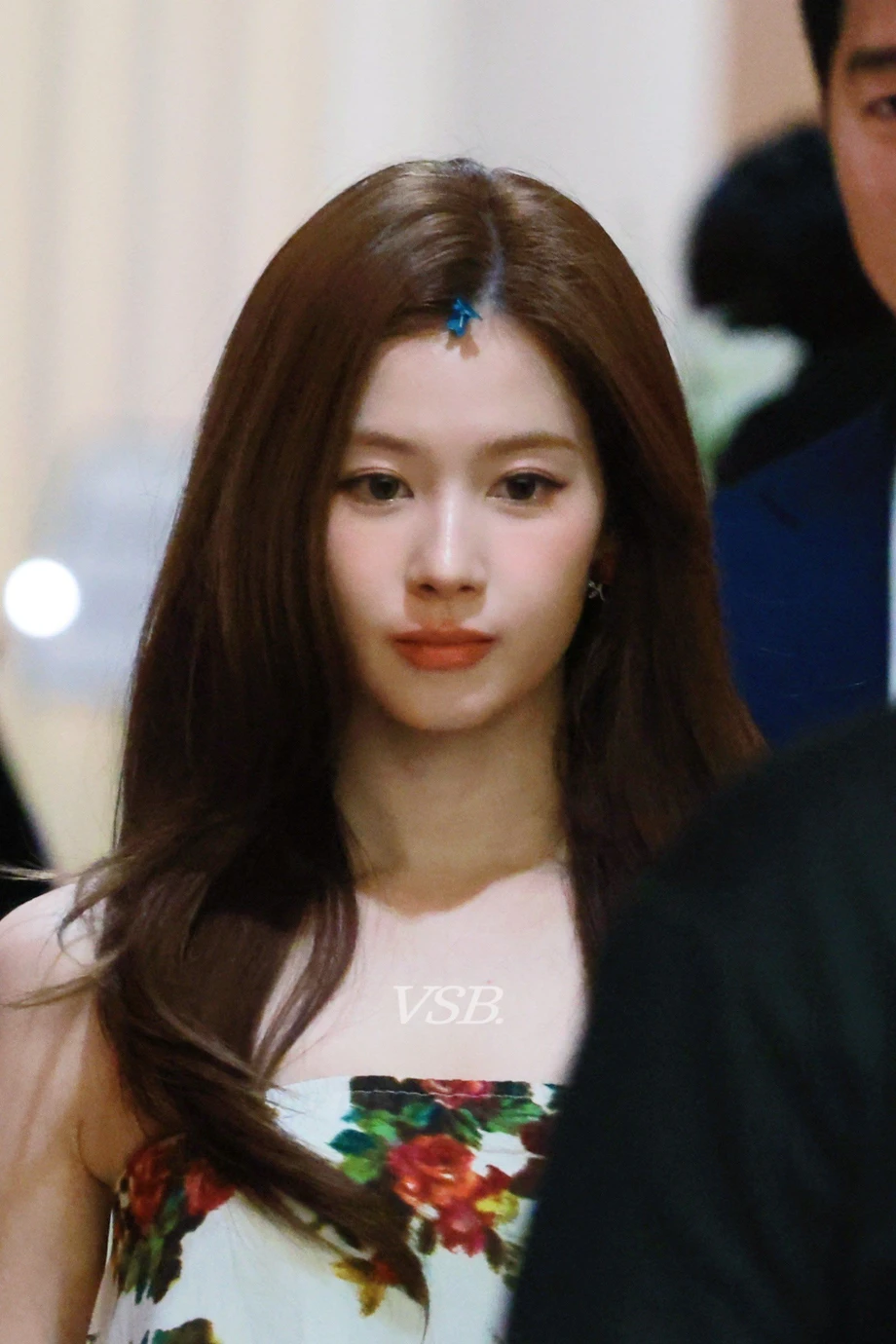 오늘 트와이스 사나 모모 ‘콤부차 랩’ 오픈 기념 포토세션 - 걸그룹 갤러리