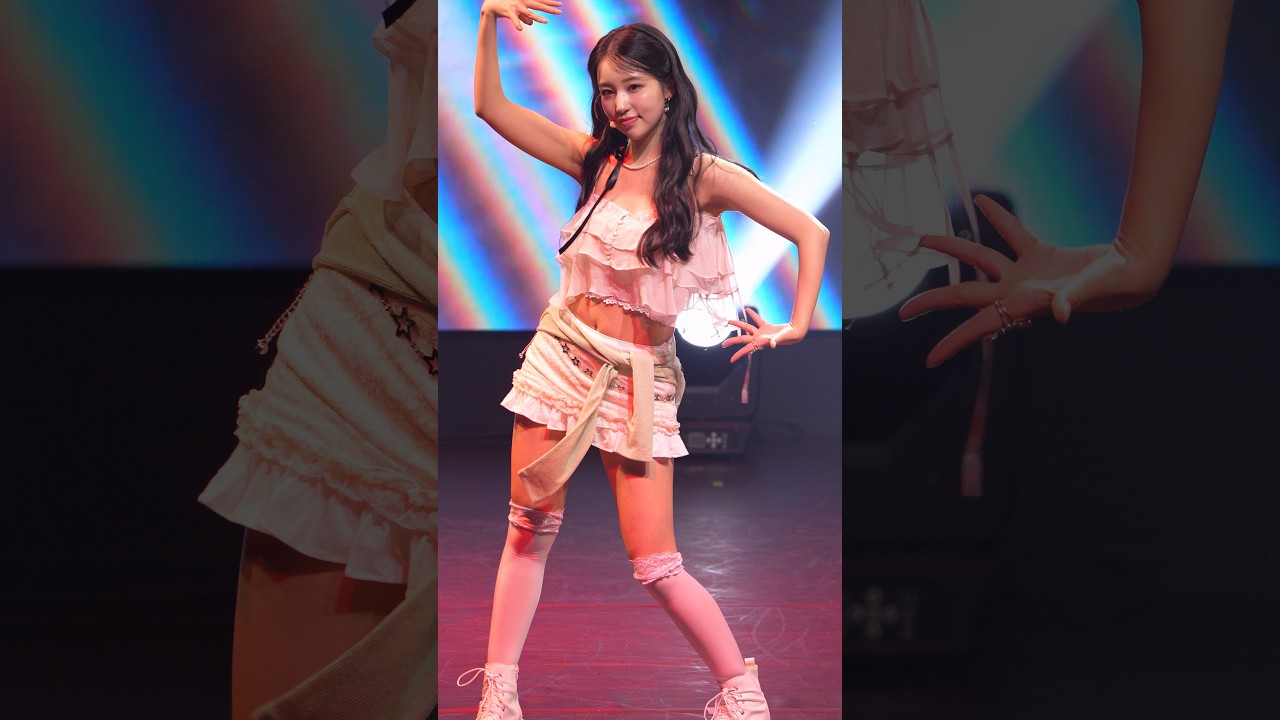 260718 WOOAH(우아) ‘POM POM POM' (소라 직캠) 우아 팬 콘서트 WXW : Wave - 걸그룹 직캠 | 아카이브 갤러리