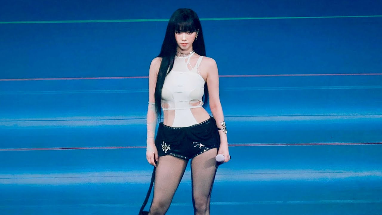 에스파 카리나 'Whiplash + WDA + Supernova' 직캠 (aespa KARINA FanCam) | 260822 TIMA - 걸그룹 직캠 | 아카이브 갤러리