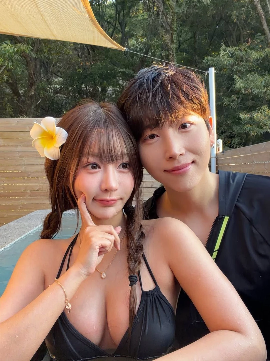 남편이랑 휴가간 비키니 하루 S2 - 걸그룹 갤러리 남편이랑 휴가간 비키니 하루 S2 - 걸그룹 갤러리