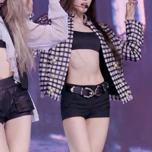 미야오 가원의 ‘띠로리 (DDI RO RI)’ 무대