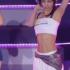 251018 Momo flexing her muscles