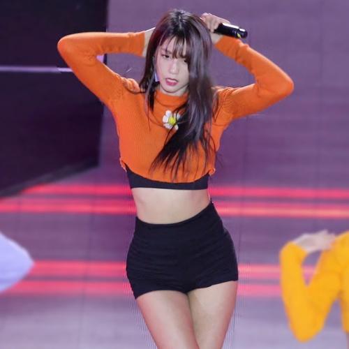 쓰러지기 직전까지 무대한 AOA 설현(SeolHyun) 사뿐사뿐 (Like a Cat) 181215 [포트나이트오픈행사] 4K 직캠 by 비몽