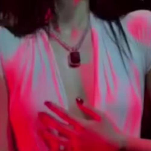 She’s so hot damn 🧎🏻‍♀️ #jennie #fyp #jennieruby #foryouu #kpop #jenniekim