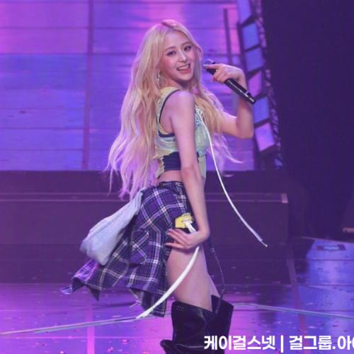 260711 르세라핌 허윤진 LE SSERAFIM YUNJIN - Blue Flame 직캠 @2026 LE SSERAFIM TOUR PUREFLOW