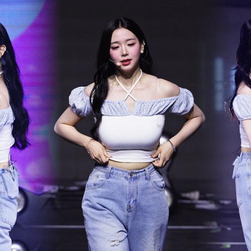 250712 김채연 KimChaeYeon 트리플에스 tripleS 'Choom' 8K 60P 직캠 @A Live 25 by DaftTaengk