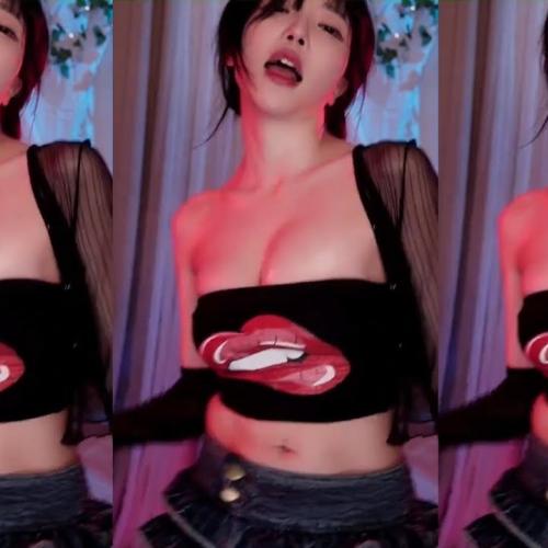 Watch Korea BJ yoon froggy 윤개굴이 So Hot Dance & Twerk with Attractive Outfit!!!