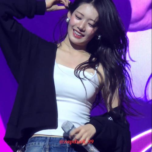 로라는 5세대 여돌 비주얼 원탑이라고 해도 됨 💖