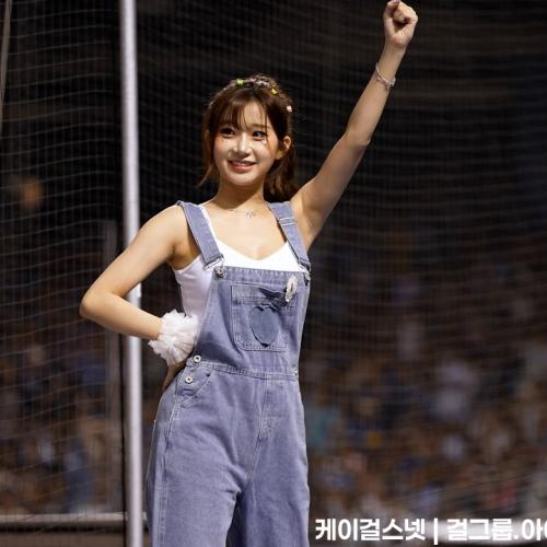 隣のダンスを見ながら踊る李珠珢 이주은 (Lee Ju-Eun)  Fubon Angels 台湾チア 치어리더 臺北大巨蛋 2025/8/15【台湾チアTV】
