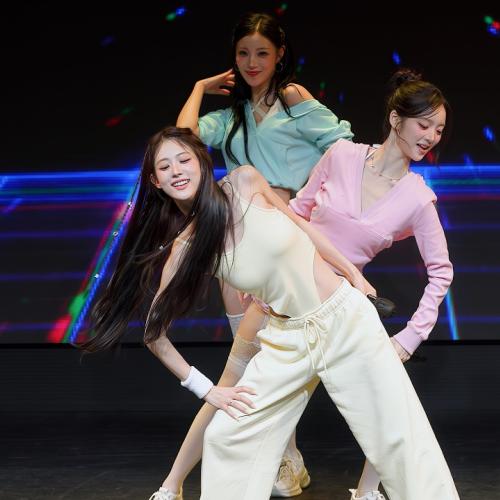 260905 아이칠린J ICHILLIN' J - BANANA (Look At Me!) | 가로 직캠 | 아이칠린J 팬사인회 [KPOP FanCam 4K]