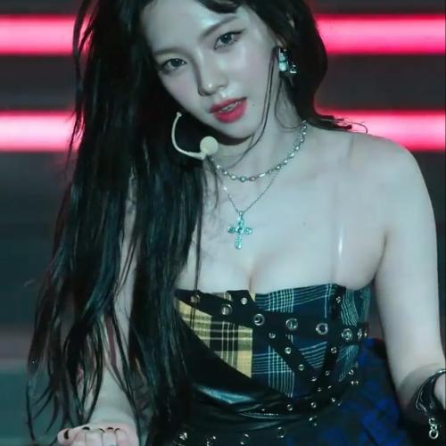 한터뮤직어워즈에서 레전드 또 갱신한 카리나